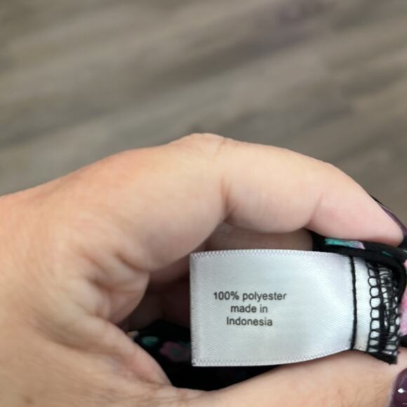 Lane Bryant Black and Pink Floral Flared Sleeve Blouse Size 18/20 - Picture 8 of 10